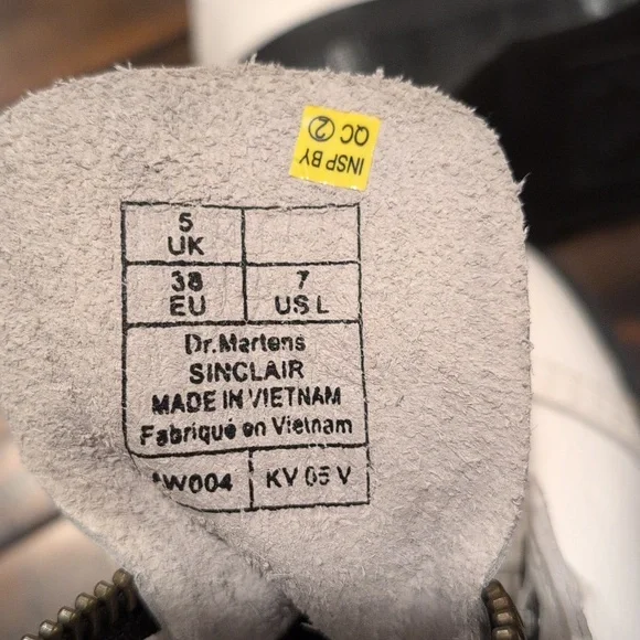 Dr. Martens Sinclair Platform Boot Zipper - Picture 13 of 13